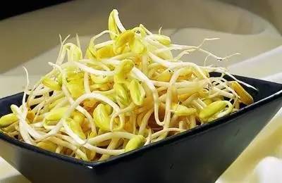 食物残渣卡喉咙怎么办,食物卡到喉咙里怎么办