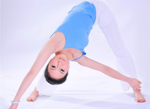 对脊柱有效的瑜伽,瑜伽治脊椎病