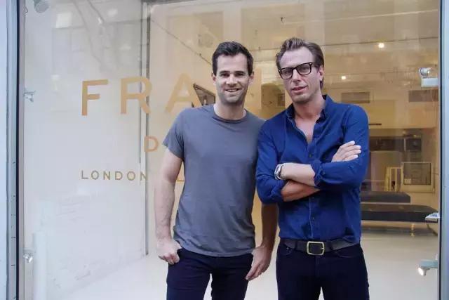 这个牌子的牛仔裤请给我来一打！