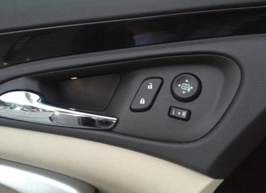 17寸的大脚，给我充足的稳重和自信、君威2.0L用车感受