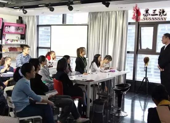 美甲加盟投资怎么样,美甲美睫加盟好还是自己开店好