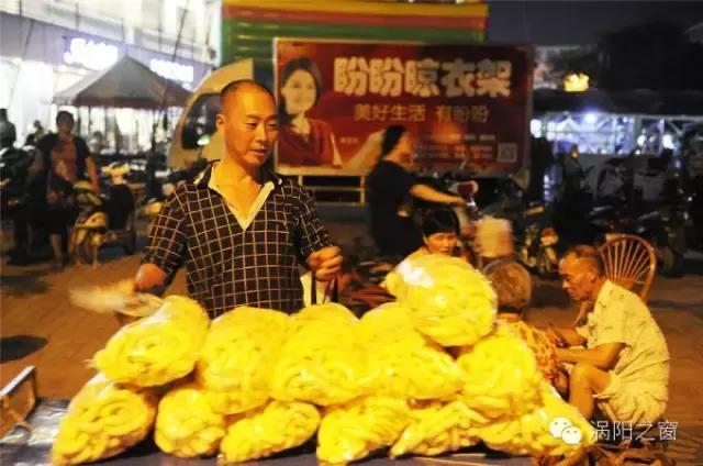 亳州一夫妻打工10年将孩子供出国留学，累并幸福着。