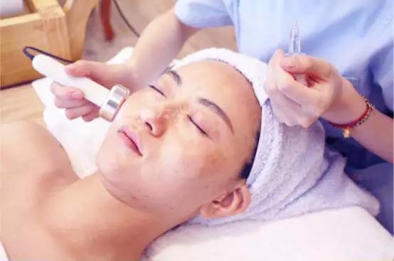 名医专访,专家医生谈敏感肌肤