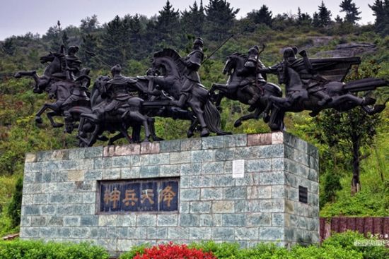 钃濋泚,钃濋泚浣滃搧