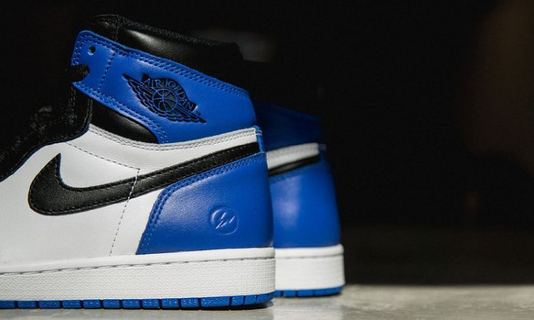 aj1禁穿黑红樱木,aj1倒钩藤原浩低帮真假