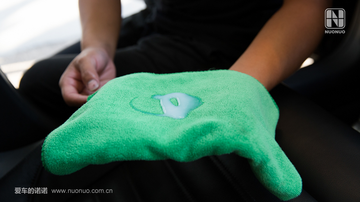 汽车长期停放在室外脏了怎么办,汽车座椅发臭自己可以洗吗