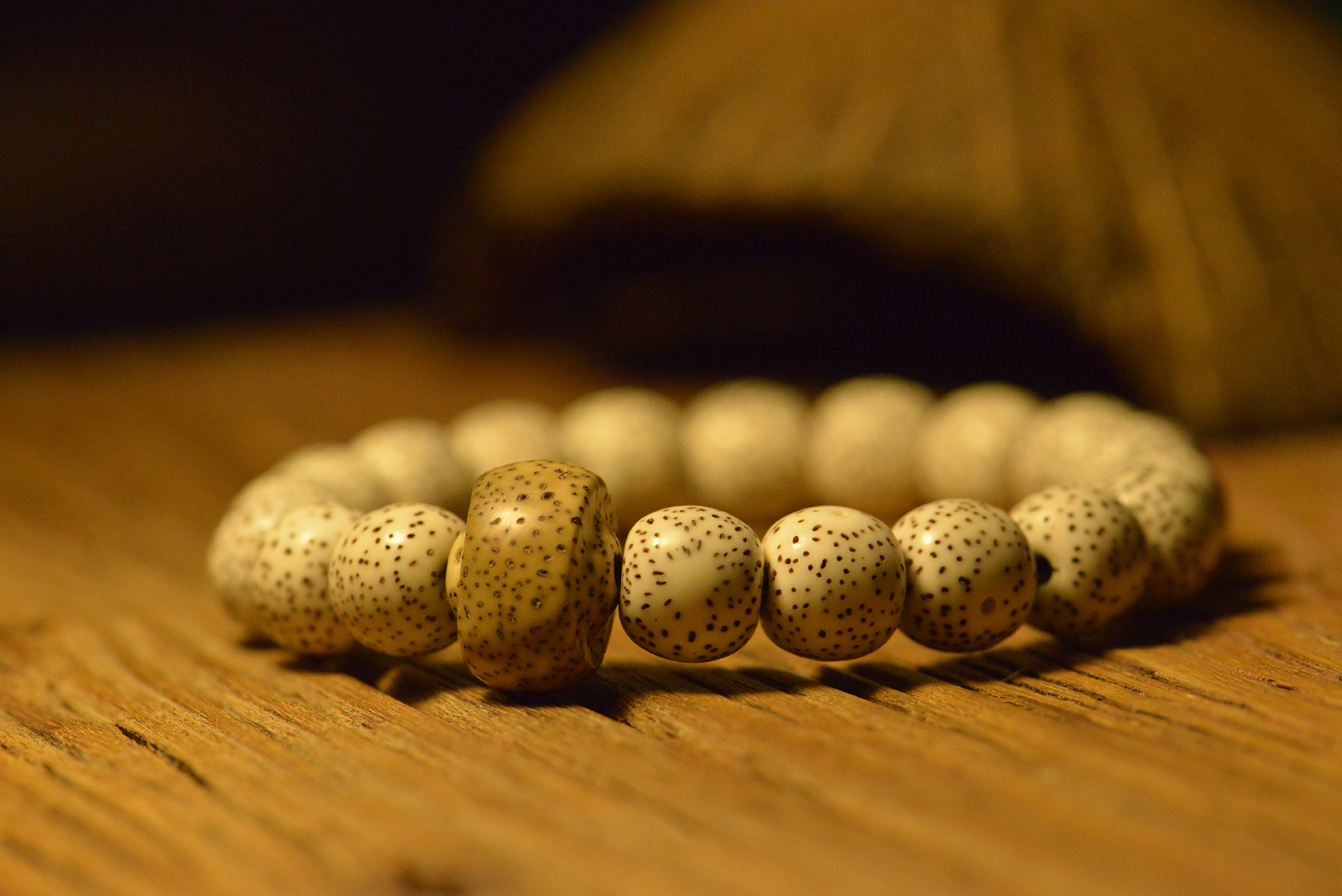 手串裂了有什么说法,手串裂了是怎么回事