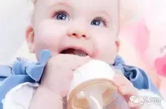宝宝吃奶规格,宝宝每个年龄段吃奶量