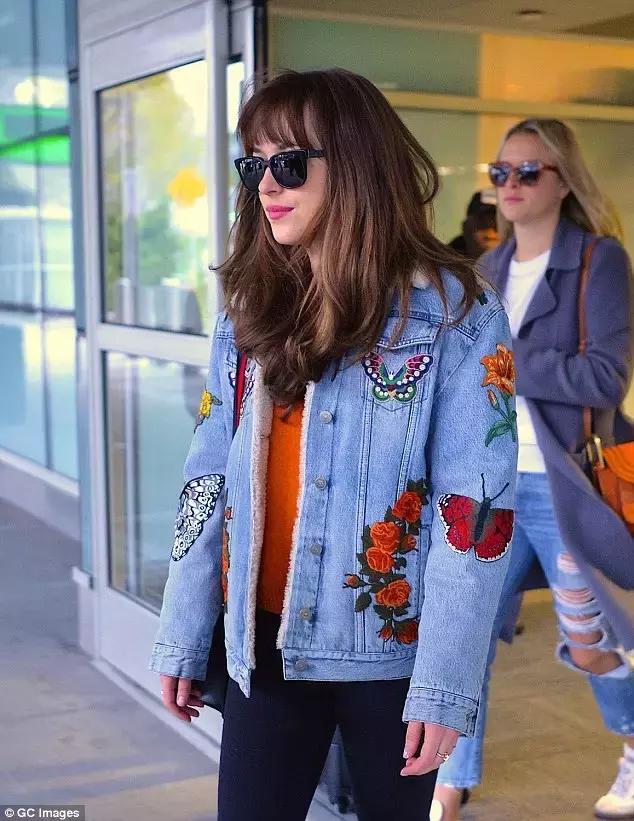 李宇春、蕾哈娜、宋茜她们都在穿这样的牛仔装！