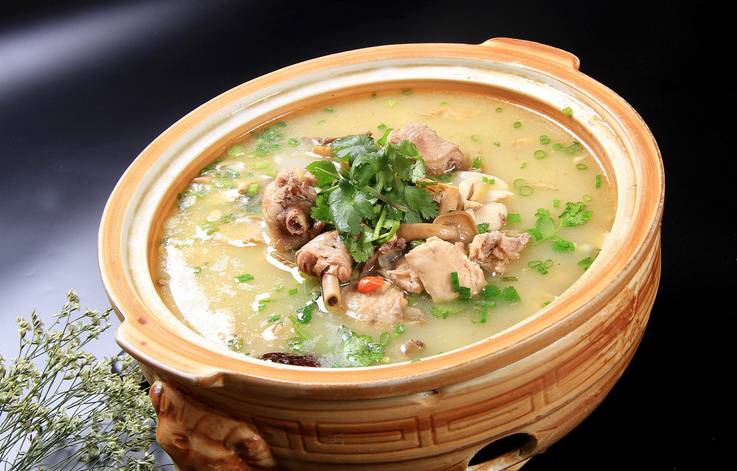 想要灰指甲好的快，吃什么也很重要