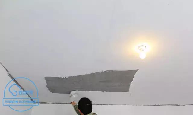 装修完没多久为什么烂墙根,装修没多久墙面就开裂什么原因