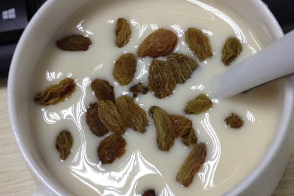 葡萄是不是不能跟西瓜一起吃,葡萄不能和什么一起食用