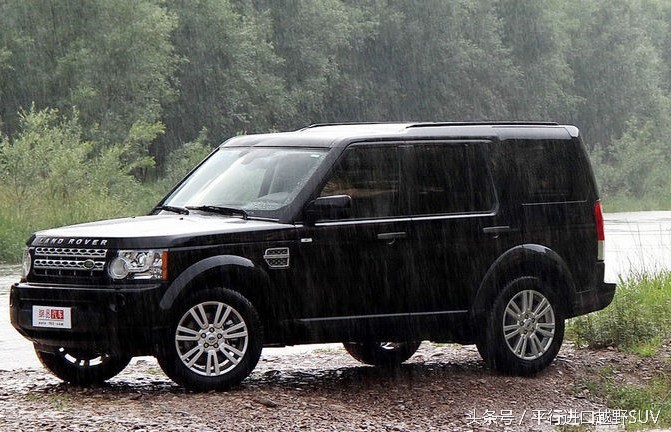 兰德酷路泽和路虎卫士110哪个好,兰德酷路泽2024款越野测试