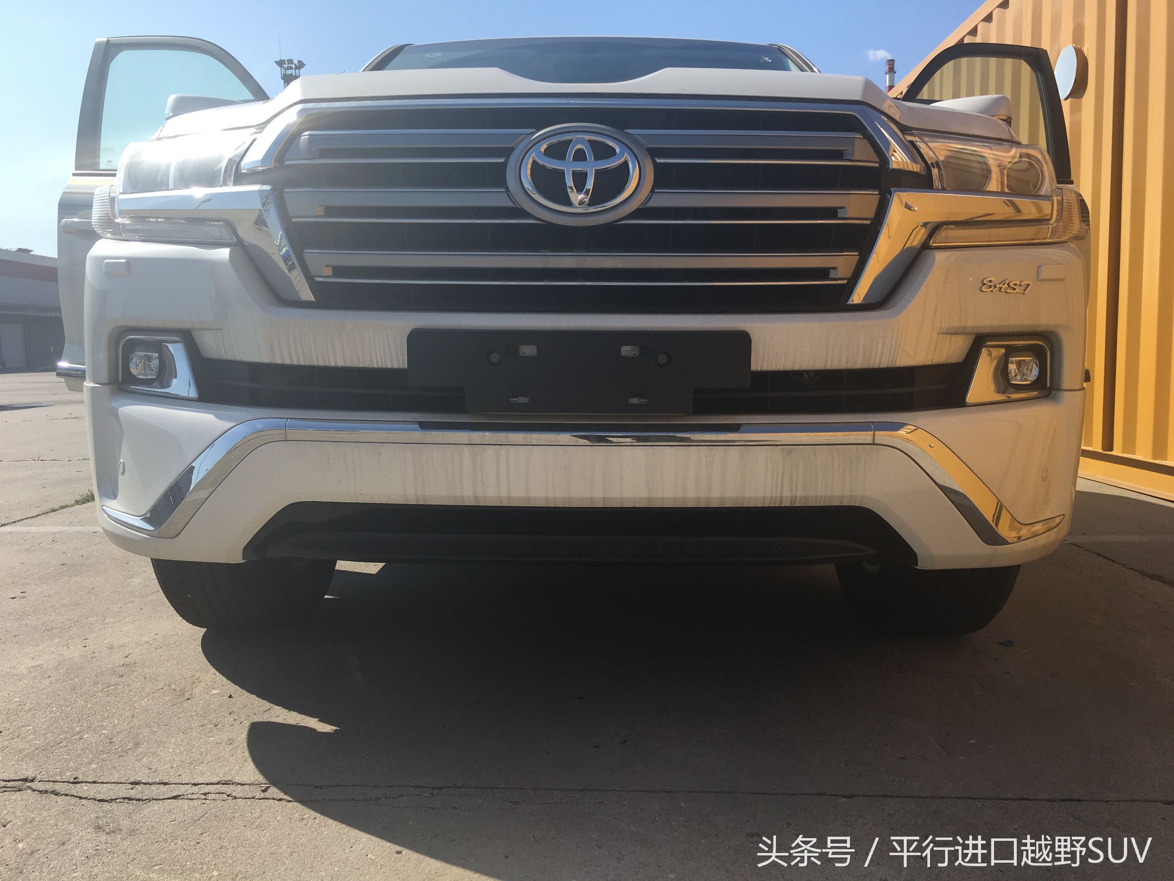 兰德酷路泽和路虎卫士110哪个好,兰德酷路泽2024款越野测试