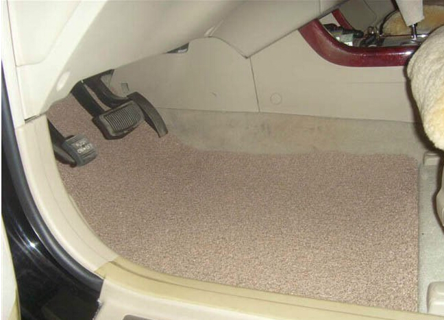 为爱车搭配一款好脚垫,给爱车买脚垫