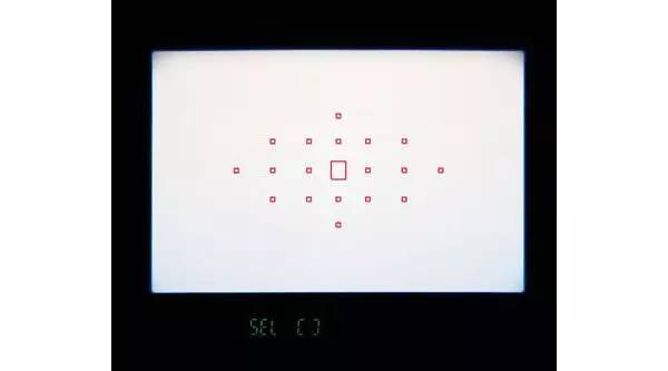 相机对焦后移动跑焦,相机对焦老是偏