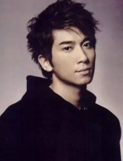 凭借《美人心计》他一举扭转地位，而同门的其他四人竟个个......