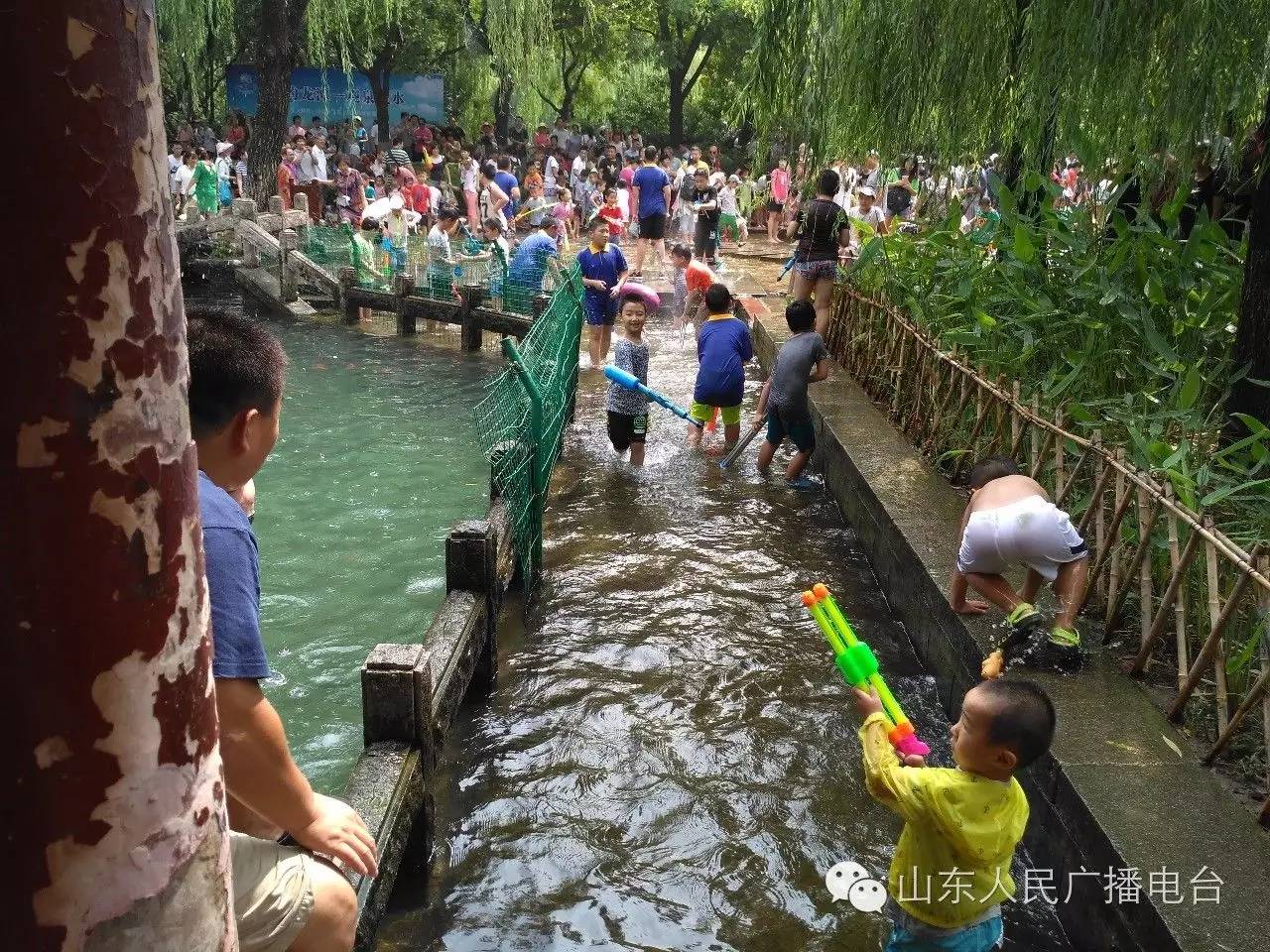 五龙潭泼水节，全家一起嗨翻天