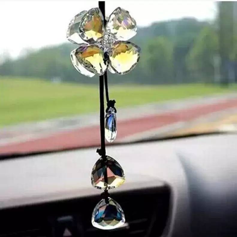 车上最危险的装饰品,汽车装饰有哪些危险物品