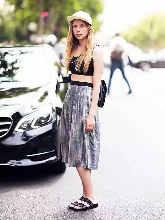 不穿高跟鞋走路有气质,不穿高跟鞋有气质吗