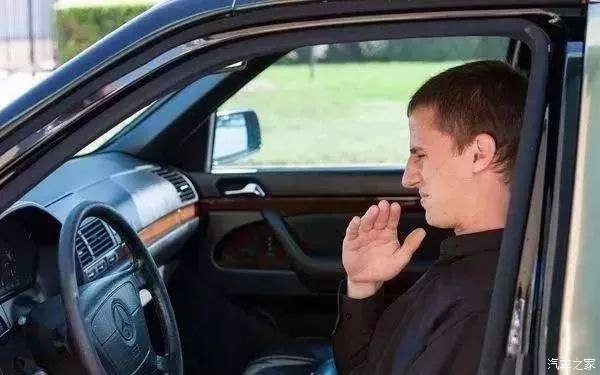 暴晒车内毒气危害,汽车排出的有害毒气是什么