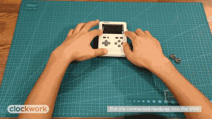 最适合学生党玩的游戏掌机,时空穿梭机带你穿越