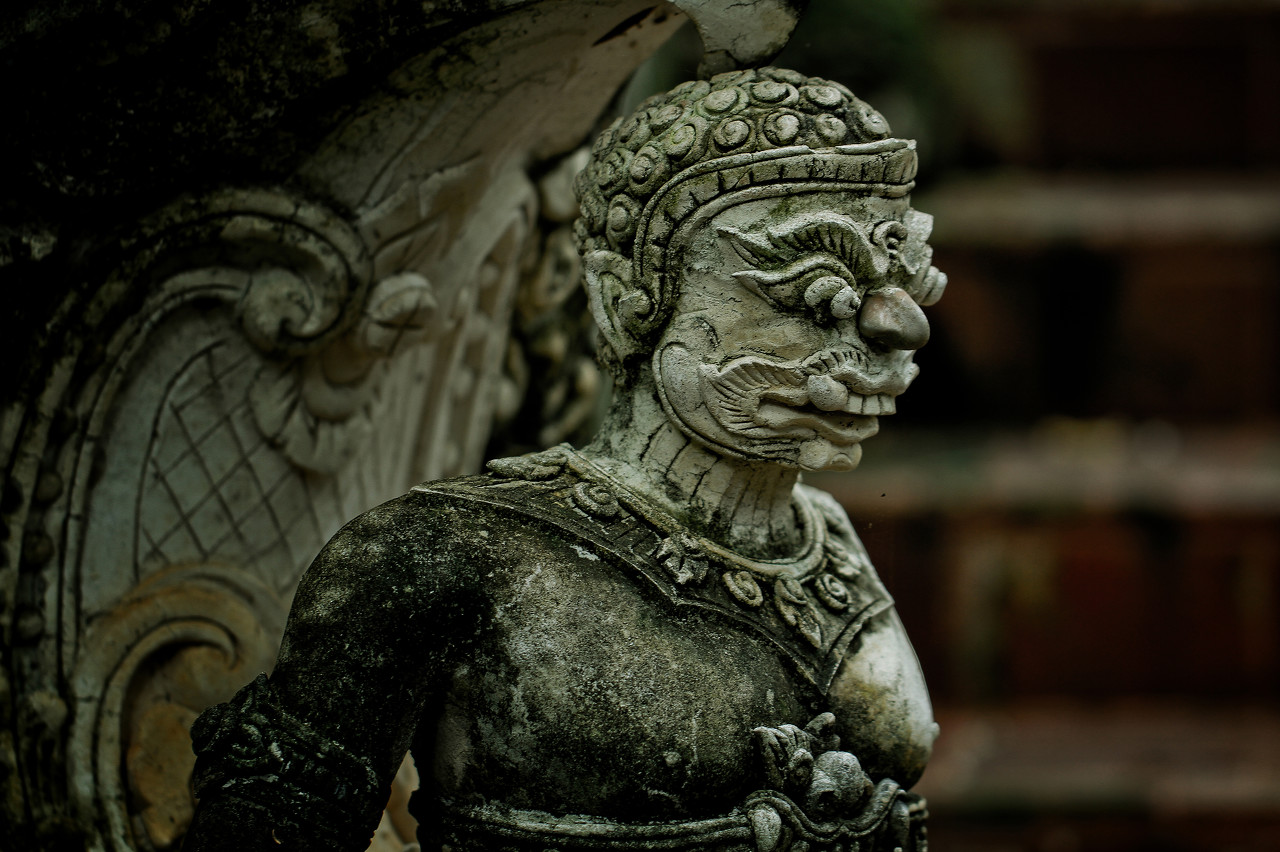 故事：他们好不容易找到灵蛇果，对方却说是自己先看到的