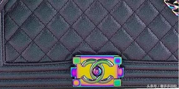 哪里买chanel包包,chanel购物包包值得买吗