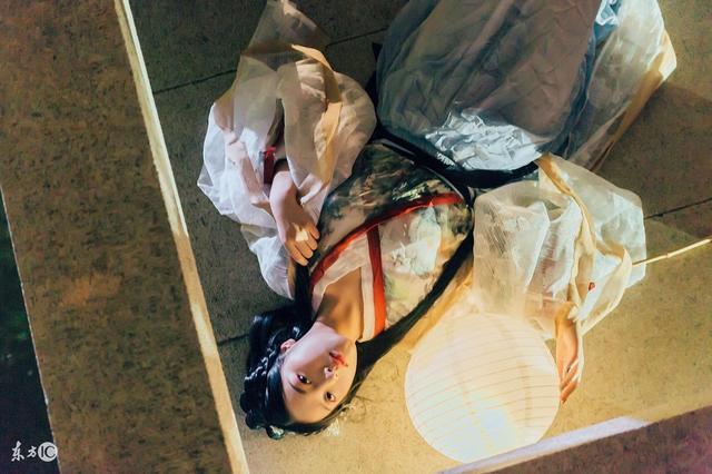 小说神医王妃治好半身不遂王爷,王妃医术了得