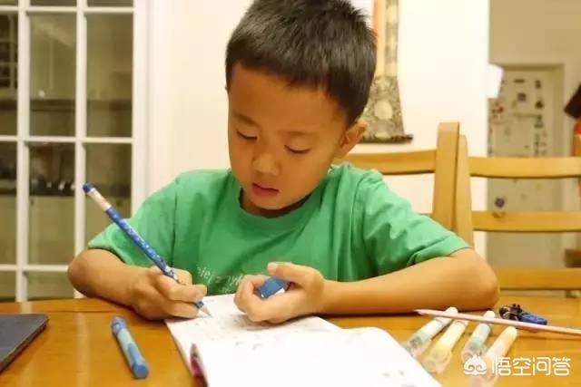 四年级小学生写字速度太慢怎么办,一年级写字太慢作业写不完怎么办