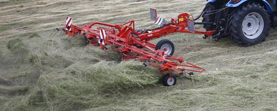 进口牧草割晒机多少钱一台,牧草翻晒机一机两用
