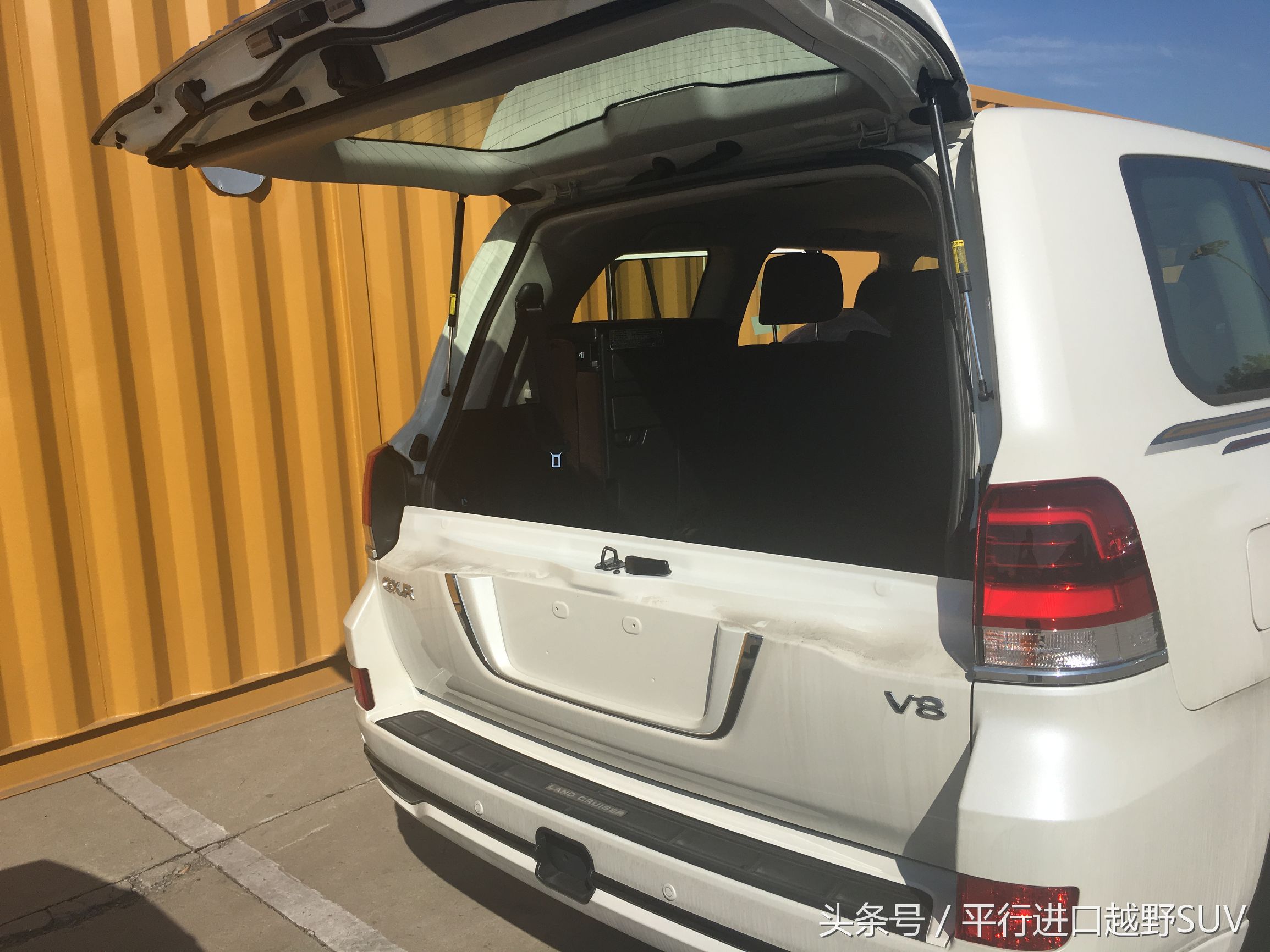 兰德酷路泽和路虎卫士110哪个好,兰德酷路泽2024款越野测试