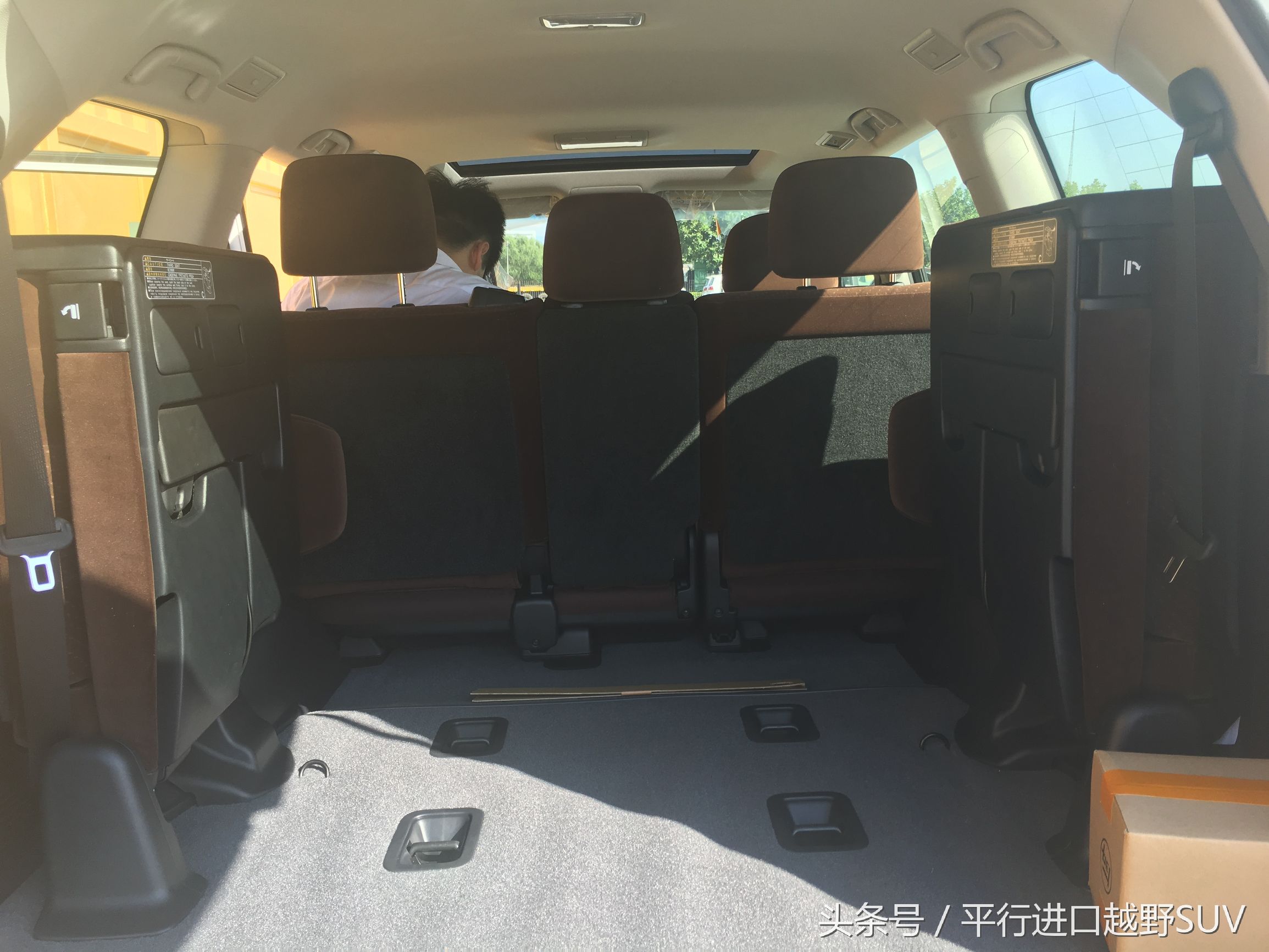 兰德酷路泽和路虎卫士110哪个好,兰德酷路泽2024款越野测试