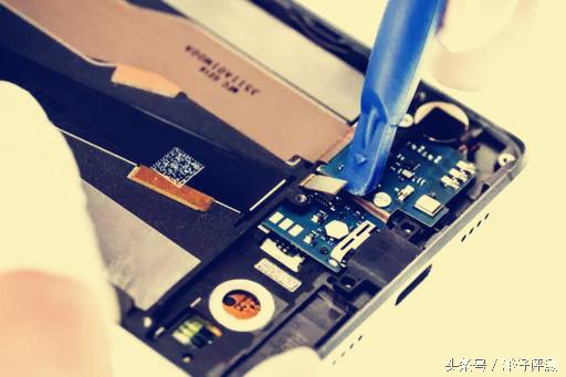 小米5位插线板拆解,小米5pro拆解