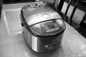 日本产电饭煲没电怎么修理,韩国原装进口电饭煲坏了怎么修