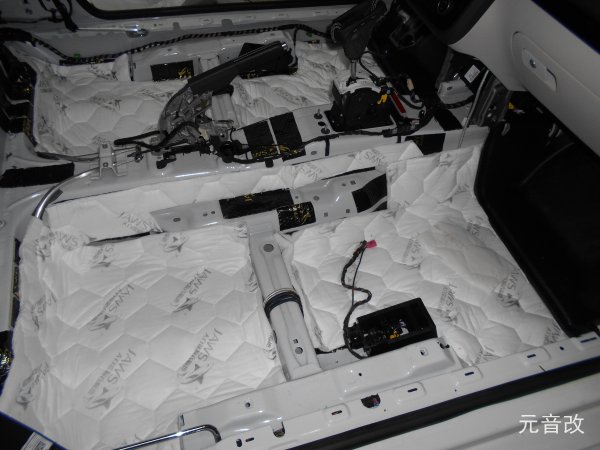 尚酷全车隔音升级音响,大众尚酷改装音响炸街车