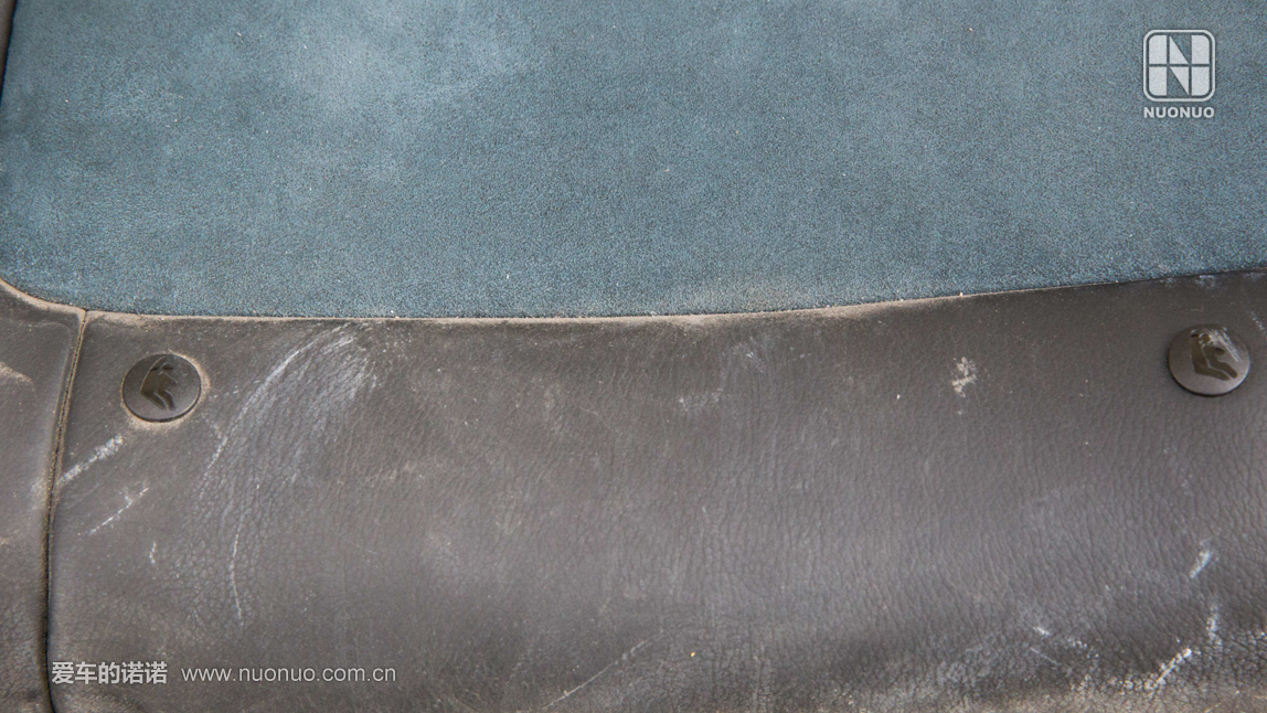 汽车长期停放在室外脏了怎么办,汽车座椅发臭自己可以洗吗