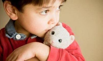 儿童恋物症状,5岁左右的孩子总是让抱着正常吗