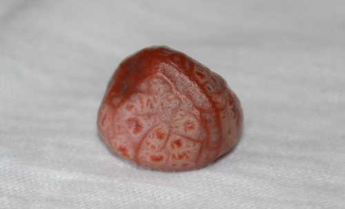 网上的8mm的红玛瑙多少钱一颗,5mm红玛瑙多少钱一粒