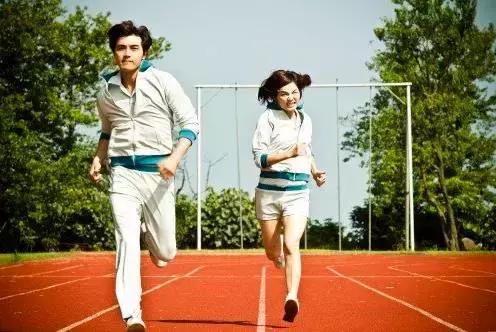 跑步过程中小腿很酸是什么原因,跑步小腿内侧肌肉疼是怎么回事