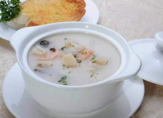 衣服腋下发黄怎么回事,衣服腋下发黄怎么洗