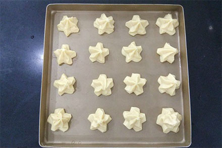 自己在家里做好吃的泡芙很简单哦,泡芙怎么做出来才好吃