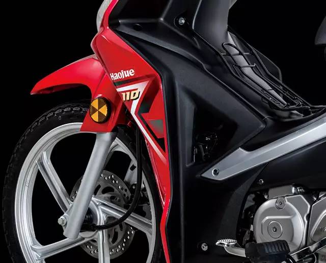 豪爵uh110弯梁对比雅马哈凌俊,豪爵uh110s弯梁摩托爬坡测试