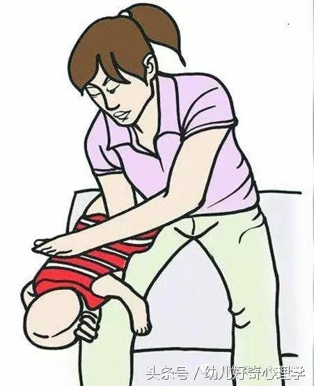 2016宝宝吃东西卡住喉咙急救办法宝宝吃东西干呕、、