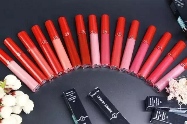 哪个牌子口红湿润度高,大牌口红哪款比较滋润又持久