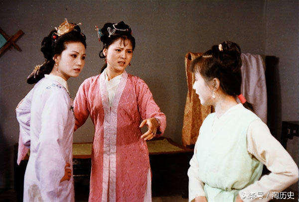 晚安经典|生女当如贾探春，又柔情又带刺，谁惹我我就收拾谁