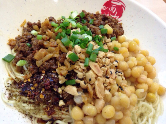 满大街牛肉面哪家最好,满街香重庆小面