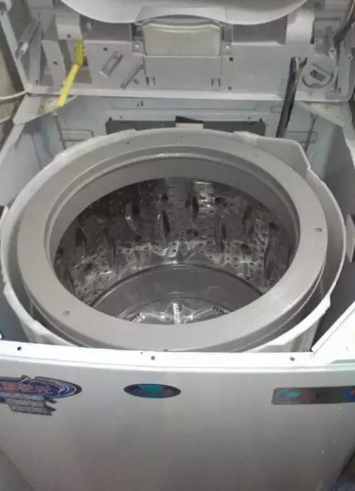 洗过的衣服穿起来身上痒,洗过的衣服穿了发痒是什么原因