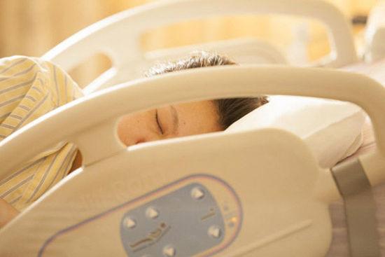 医院直击:产妇自然分娩全过程