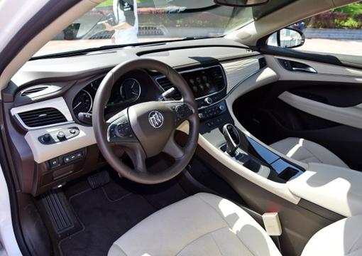 b级混动车型,君越1.5t和凯美瑞2.0g哪个好